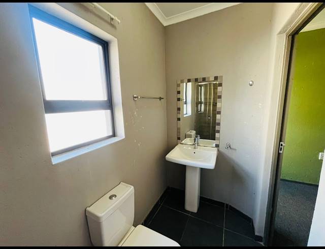3 BEDROOM APARTMENT FOR SALE IN HONEYDEW GROVE